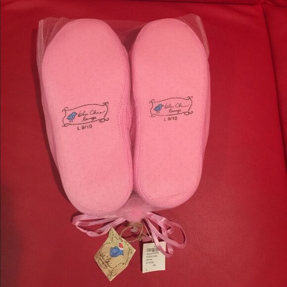 Pink slipper. - Picture 2 of 5